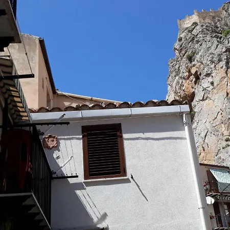 La Casetta Della Rocca 公寓