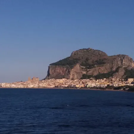 La Casetta Della Rocca 公寓 切法卢